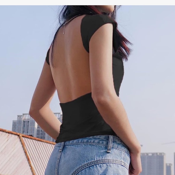 Backless tee - Picture 1 of 5